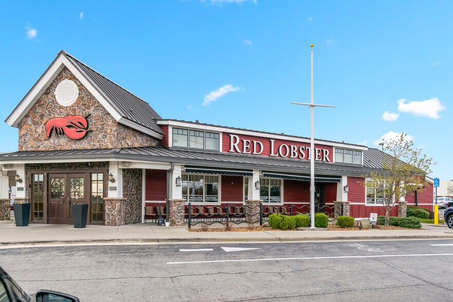 More Photos Of 320 Cincinnati Mills Rd, Cincinnati Restaurant For Sale