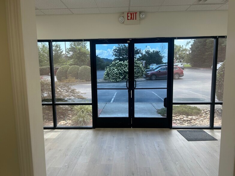More Photos Of 312 Prosperity Dr, Knoxville Medical For Lease