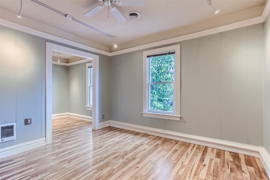 More Photos Of 2103 SE Belmont St, Portland Office Residential For Sale
