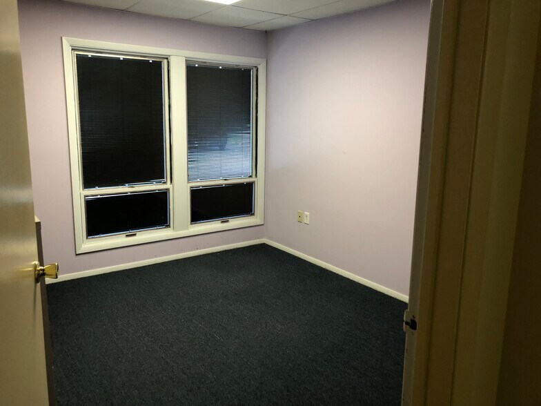 More Photos Of 170 Changebridge Rd, Montville Office For Sale