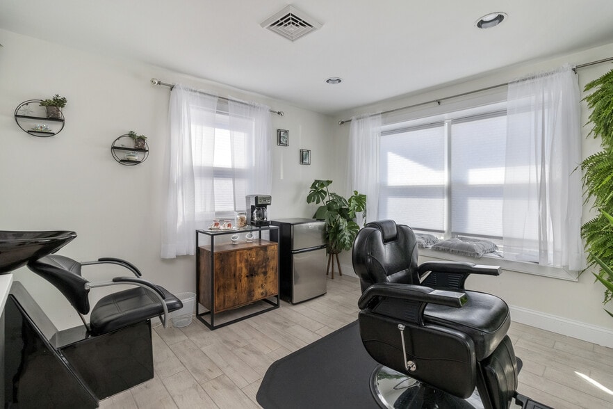 More Photos Of 712 Main St, Hyannis Storefront Retail Office For Sale