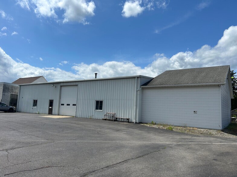 More Photos Of 205 Fleming St, Williamsport Self Storage For Lease