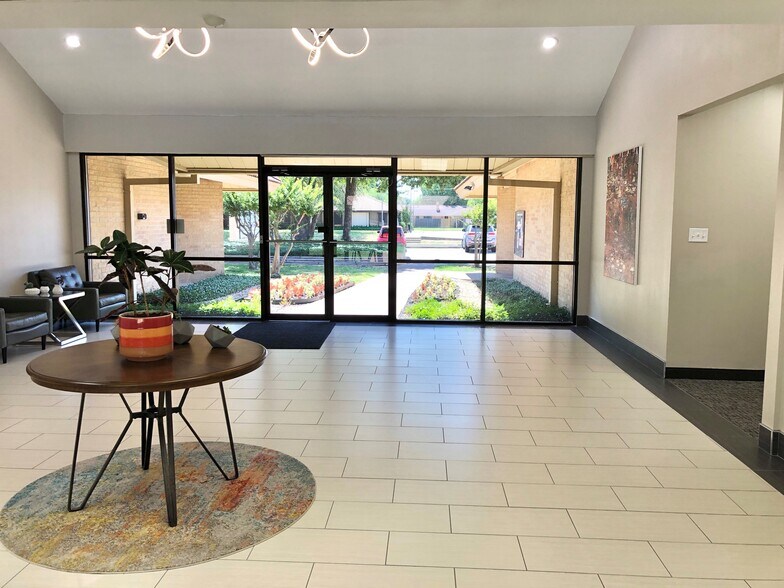 More Photos Of 1550 Norwood Dr, Hurst Office For Lease