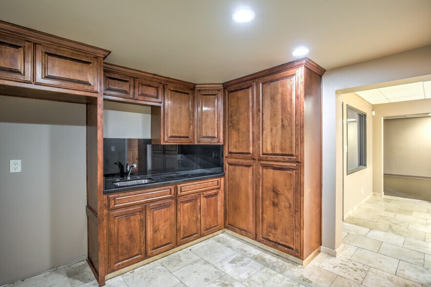 More Photos Of 3320-3340 W Wynn Rd, Las Vegas Office Residential For Lease