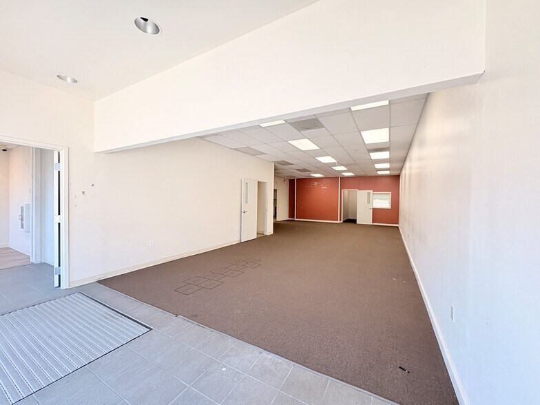 More Photos Of 45 S New York Ave, Galloway Unknown For Lease