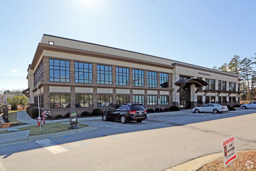 More Photos Of 101 Cosgrove Hill Ave, Chapel Hill Medical For Sale