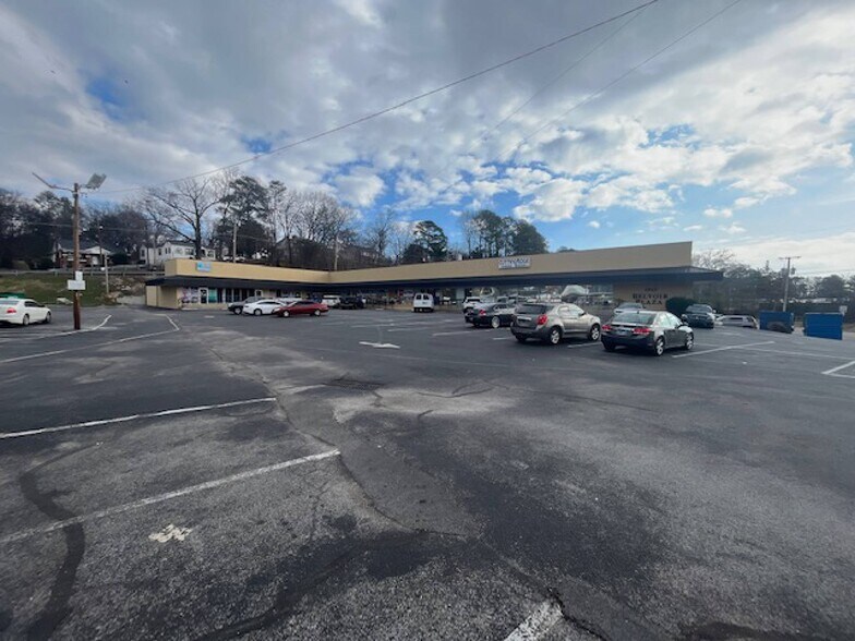 More Photos Of 3913 Brainerd Rd, Chattanooga General Retail For Sale