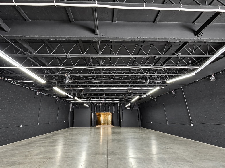 More Photos Of 1100 E 11th St, Los Angeles Warehouse For Sale