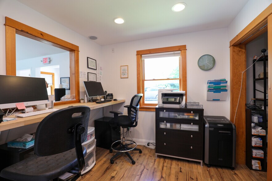 More Photos Of 216 Rt. 32, New Paltz Medical For Sale