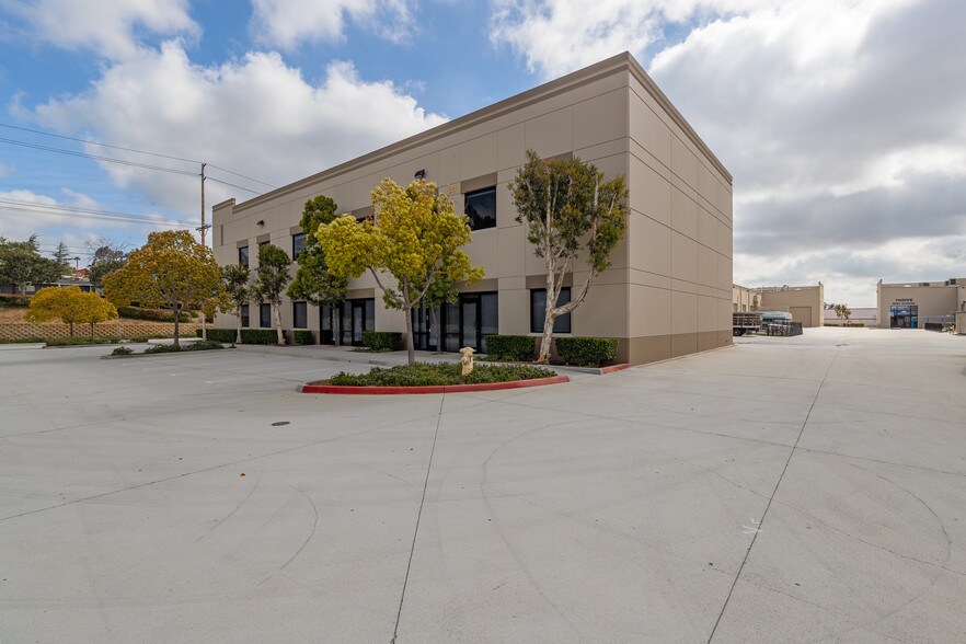More Photos Of 1441 Montiel Rd, Escondido Warehouse For Lease