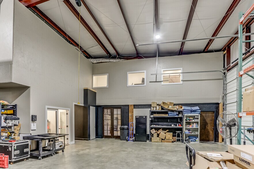 More Photos Of 222 Quality Dr, Byhalia Warehouse For Lease