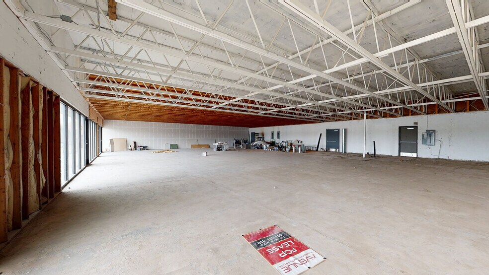 More Photos Of 9120-9146 N Macarthur Blvd, Oklahoma City General Retail For Sale