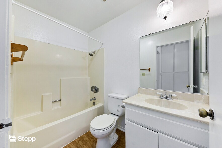 More Photos Of 424 S Commonwealth Ave, Los Angeles Apartments For Sale