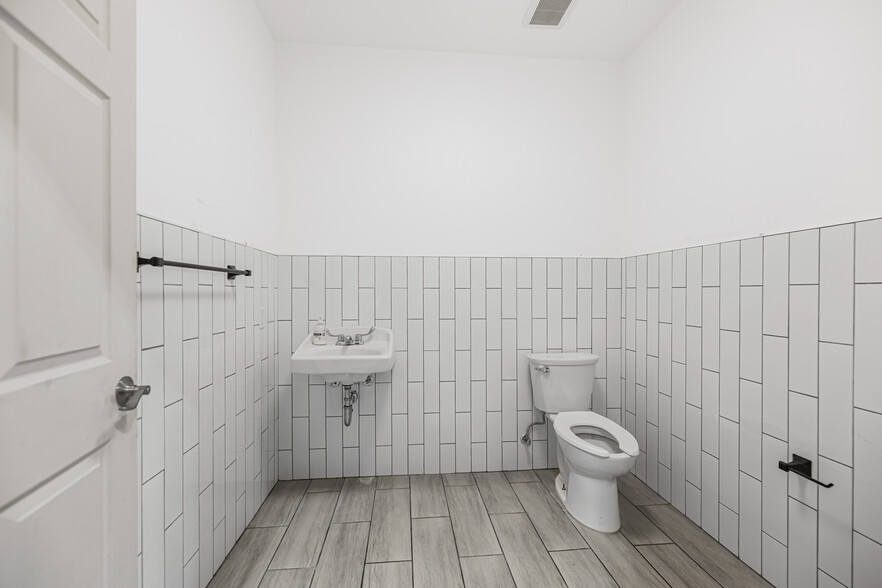 More Photos Of 284 Nepperhan Ave, Yonkers Warehouse For Lease