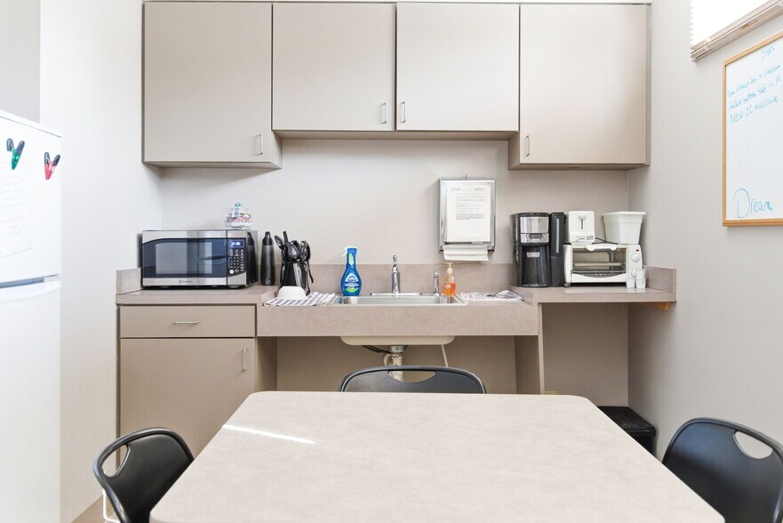 More Photos Of 4430 Crawford Ave, Louisville Medical For Sale