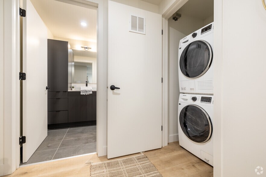 More Photos Of 2350 Rue Saint-Patrick, Montréal Apartments For Lease