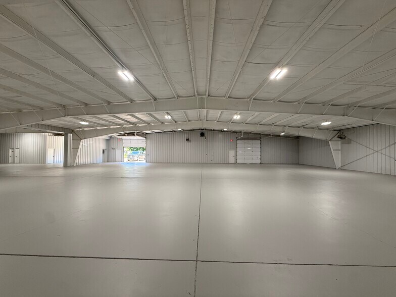More Photos Of 15120 S 77th Ave, Bixby Manufacturing For Lease