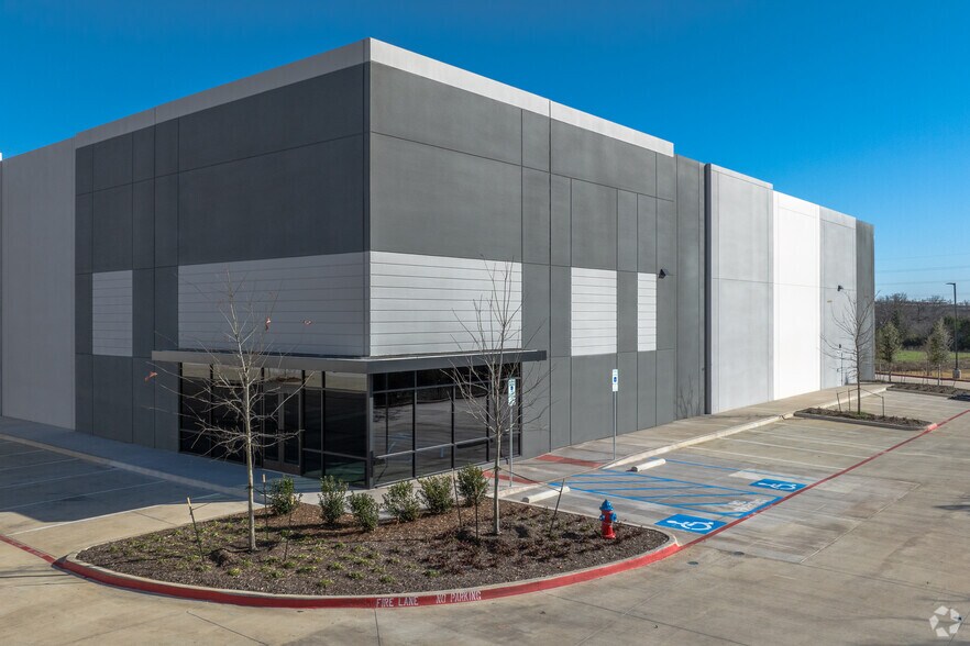More Photos Of 1500 N Mayhill Rd, Denton Manufacturing For Lease
