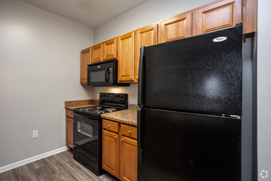 More Photos Of 501 Tiger Way, Knoxville Apartments For Sale