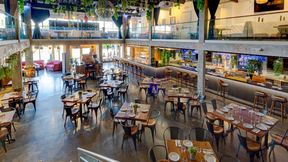 More Photos Of Restaurant, Miami Freestanding For Lease