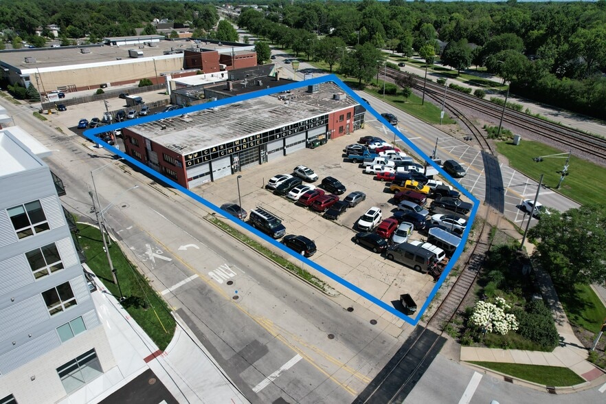 More Photos Of 660–670 E Northwest Hwy, Arlington Heights Auto Dealership For Sale