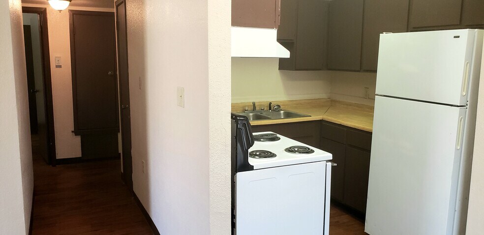 More Photos Of 607 S Pecan St, Hughes Springs Apartments For Sale