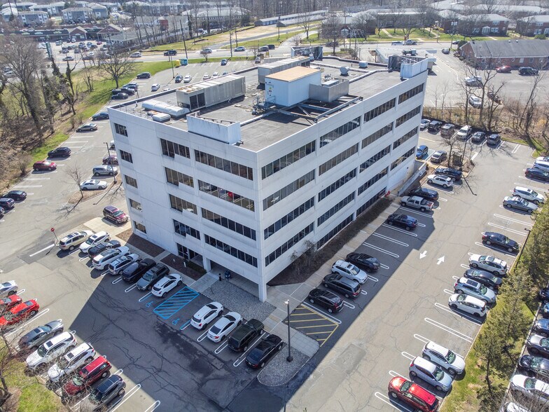 More Photos Of 2 Lincoln Hwy, Edison Medical For Lease