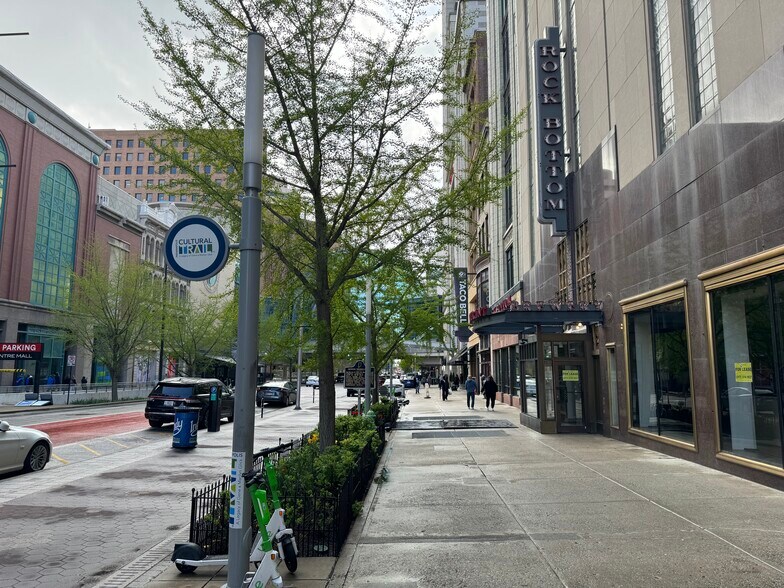 More Photos Of 2 N Meridian St, Indianapolis Office For Lease