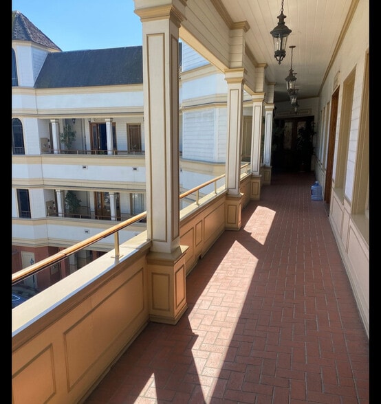 More Photos Of 4400 Coldwater Canyon Ave, Studio City Office For Lease