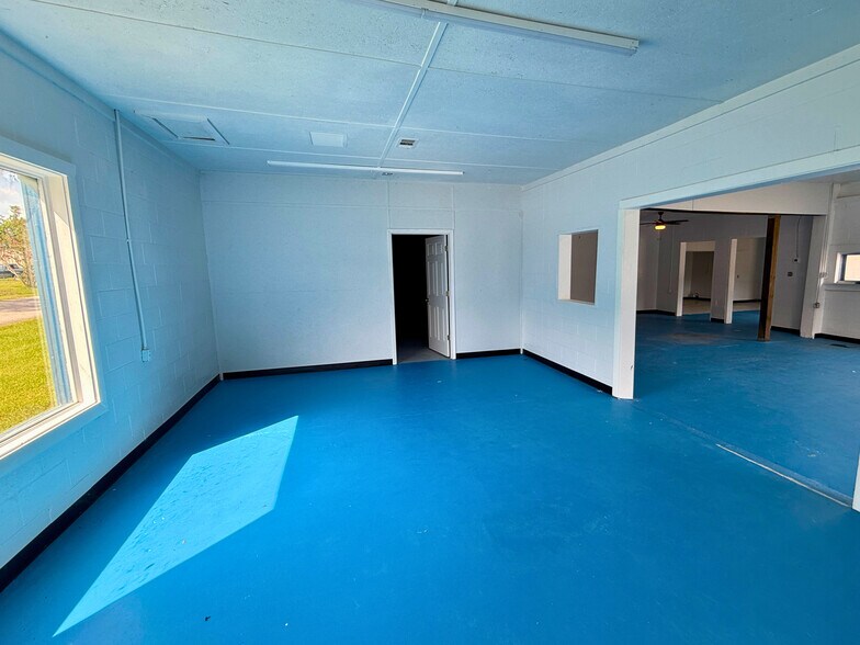 More Photos Of 3851 Harrington st, Oak Park Freestanding For Sale