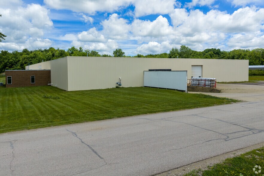 Primary Photo Of 150 S Cucumber St, Jefferson Manufacturing For Lease