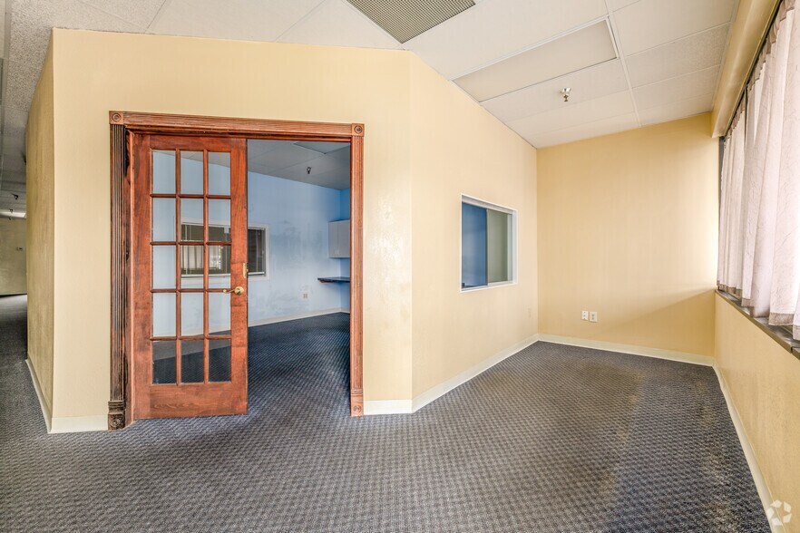 More Photos Of 4901 E Silver Springs Blvd, Ocala Unknown For Lease