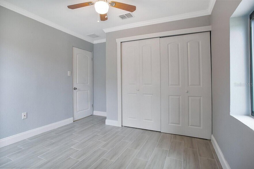 More Photos Of 1906 Murdock Blvd, Orlando Office For Lease