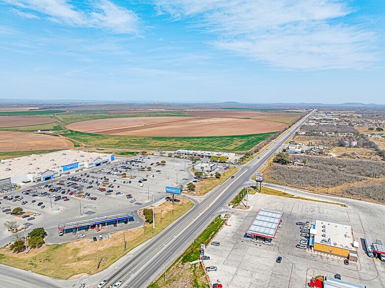 More Photos Of 3250 E Main St, Uvalde General Retail For Sale