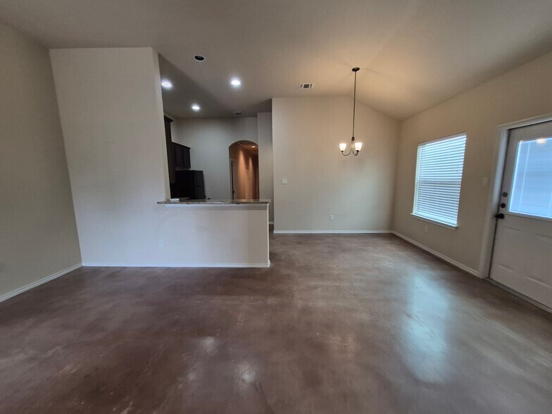 More Photos Of 698 Saengerhalle Rd, New Braunfels Apartments For Sale