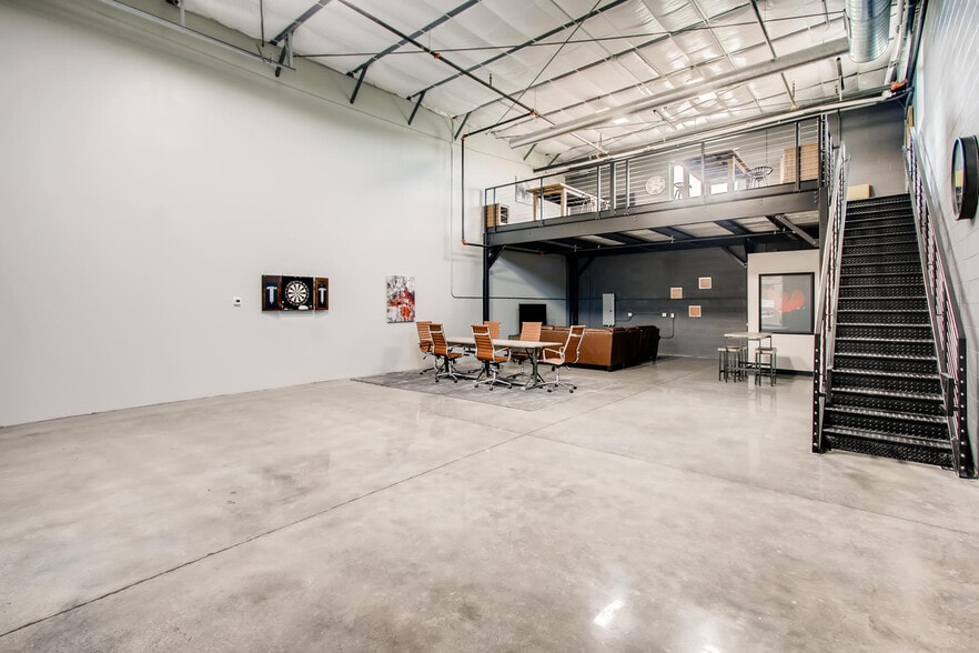 More Photos Of 2100 Double Creek Dr, Round Rock Warehouse For Sale