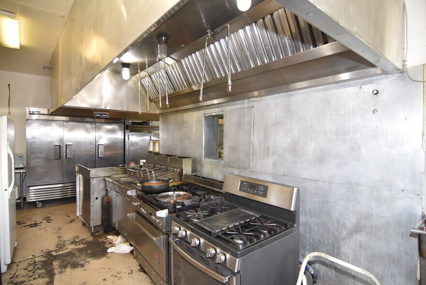 More Photos Of 248 W Center, Salem General Retail For Sale