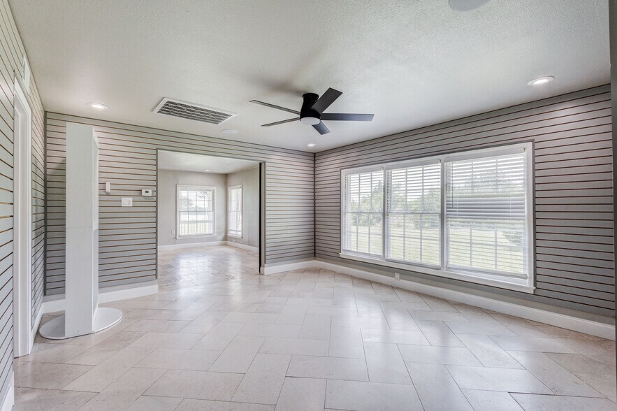 More Photos Of 4877 Sam Rayburn Hwy, Anna Office For Lease