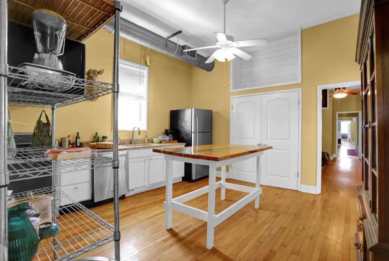 More Photos Of 339 Madison Ave, Memphis Storefront Retail Office For Sale