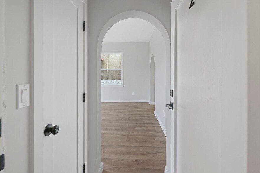 More Photos Of 1827 E 4th St, Long Beach Apartments For Sale