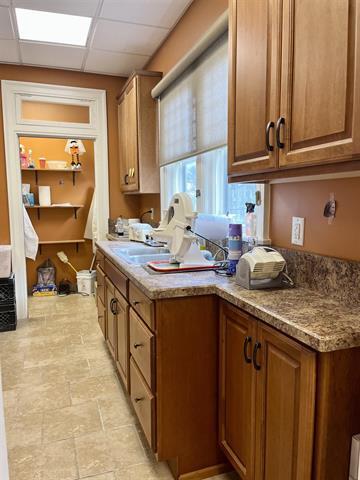 More Photos Of 6400 E Pea Ridge Rd, Huntington Medical For Lease