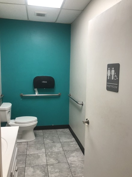 More Photos Of 13555 Automobile Blvd, Clearwater Medical For Lease