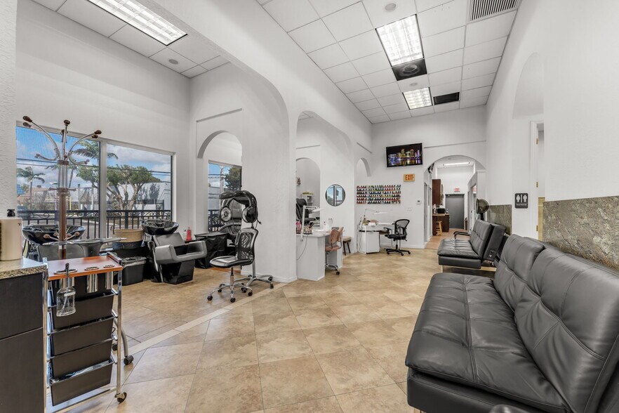 More Photos Of 7885 W 28th Ave, Hialeah Warehouse For Sale