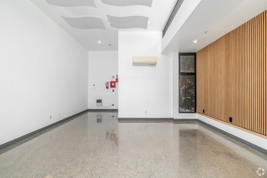 More Photos Of 627 Aviation Way, Manhattan Beach Loft Creative Space For Sale