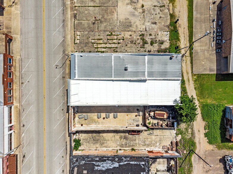 More Photos Of 219 Ave C, Rosebud General Retail For Sale