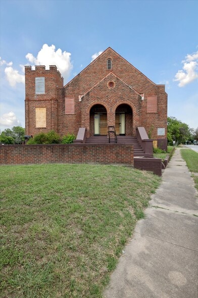 More Photos Of 3428 Littlejohn Ave, Fort Worth Religious Facility For Sale