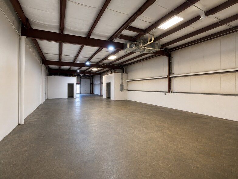 More Photos Of 18 Taylor Ave, Bethel Warehouse For Lease
