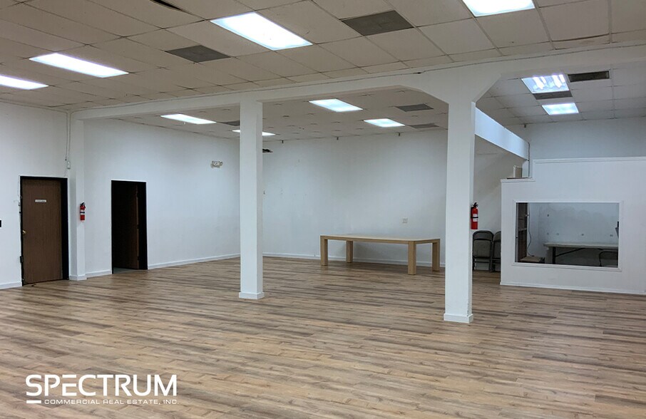 More Photos Of 26881-26883 Ruether Ave, Santa Clarita Industrial For Lease