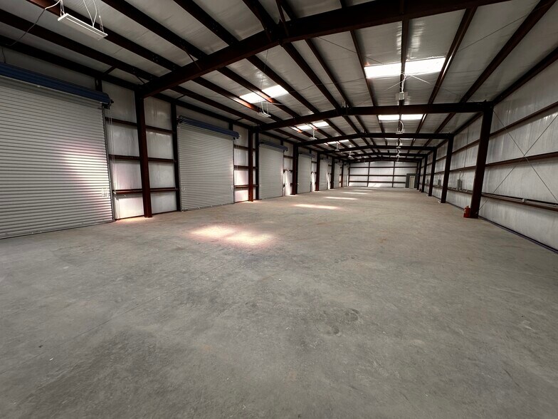 More Photos Of 13951 Dade rd, El Paso Research And Development For Sale