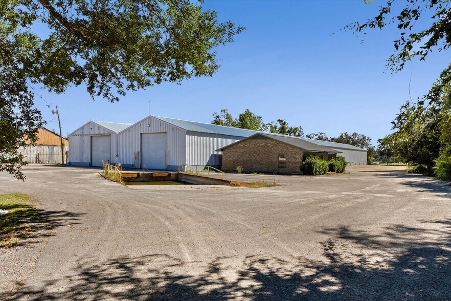 Primary Photo Of 1701 Navco Rd, Mobile Warehouse For Sale